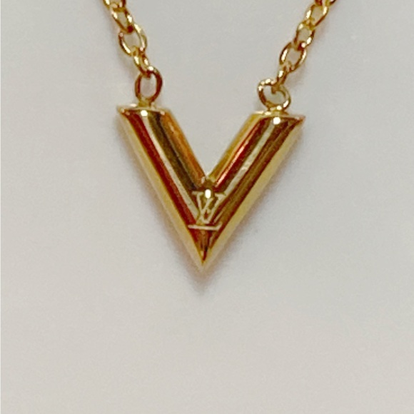 LOW START - LOUIS VUITTON Necklace Essential V Gold Plated Italy - Picture 4 of 8